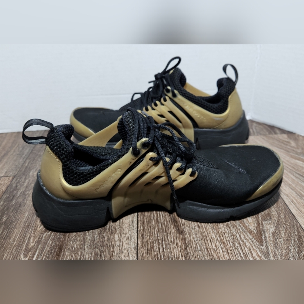 Nike Air Women's Size 9.5 Presto Black Metallic Gold Sneakers - Picture 3 of 7